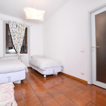 Villa Pinetina B&B Lasnigo Luaran gambar