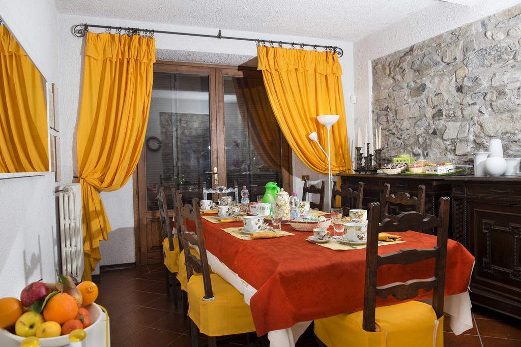 Villa Pinetina B&B Lasnigo Bilik gambar
