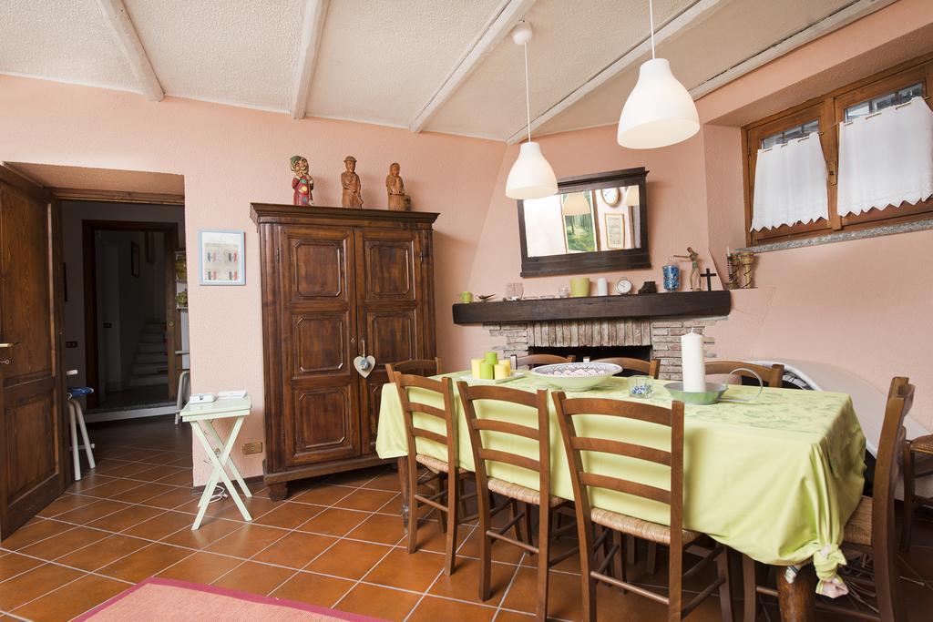Villa Pinetina B&B Lasnigo Luaran gambar